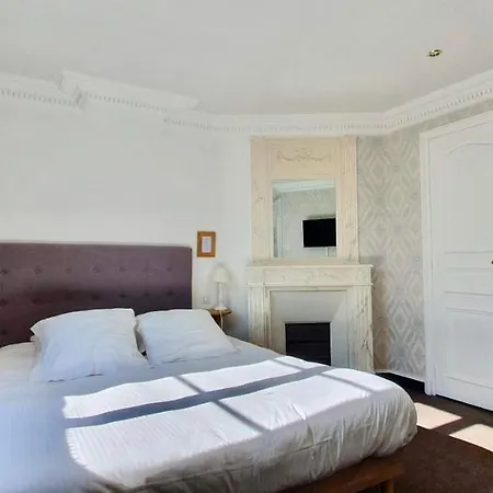 Les מלון הולגאט